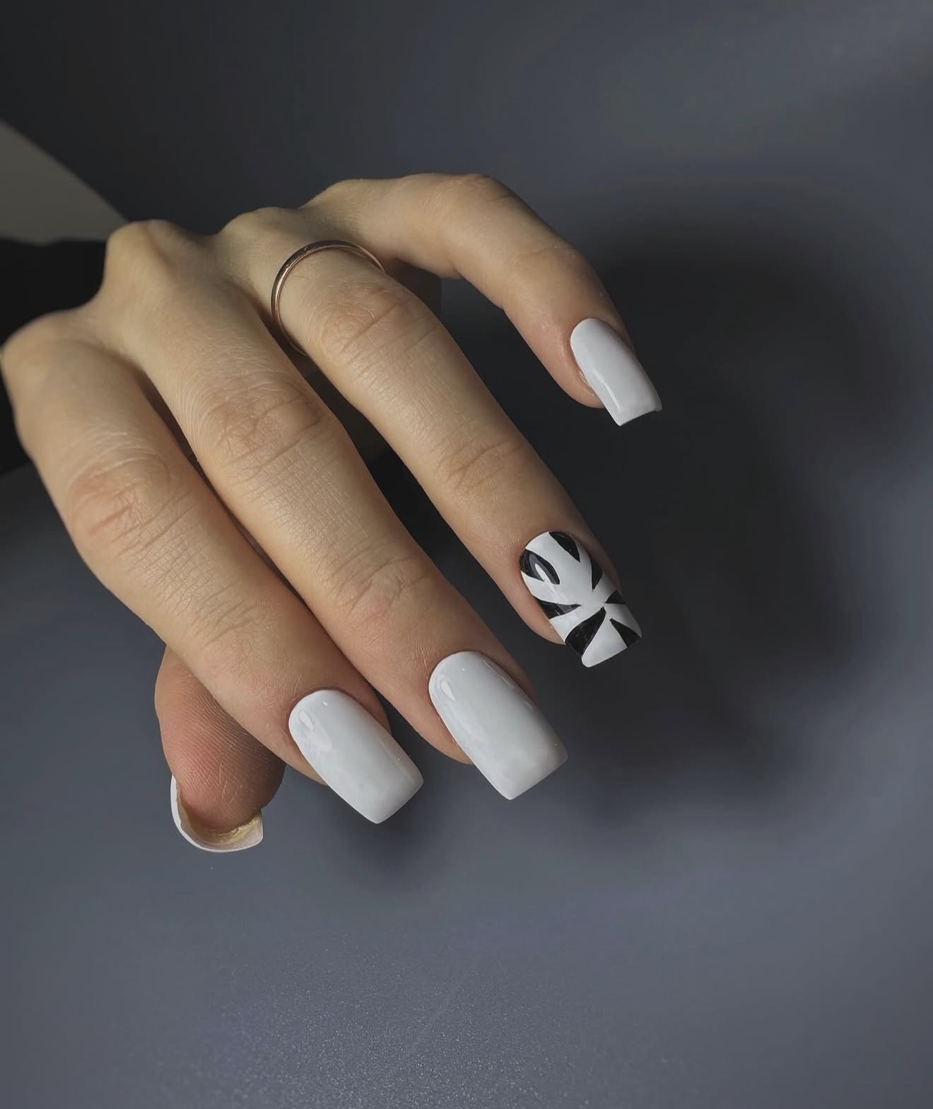 Abstract Black & White Graphic Square Nails