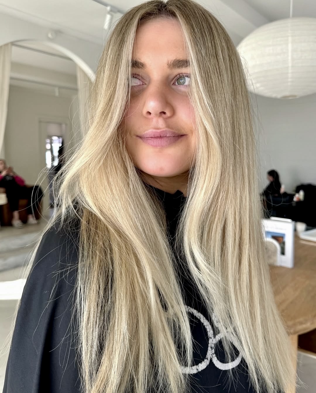 Blended Platinum Blonde With Shadow Root