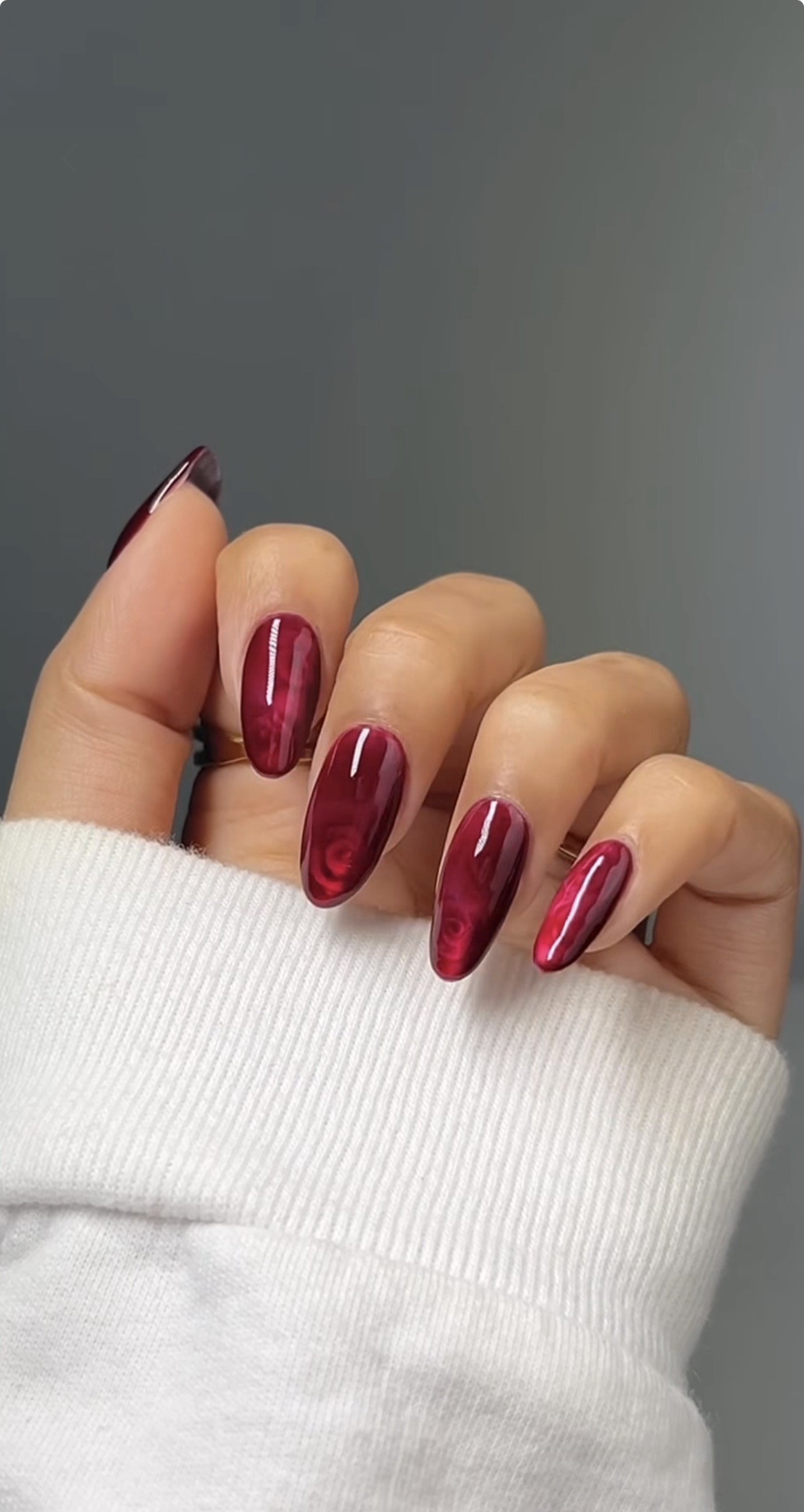 Deep Burgundy Swirl Cat Eye Nails