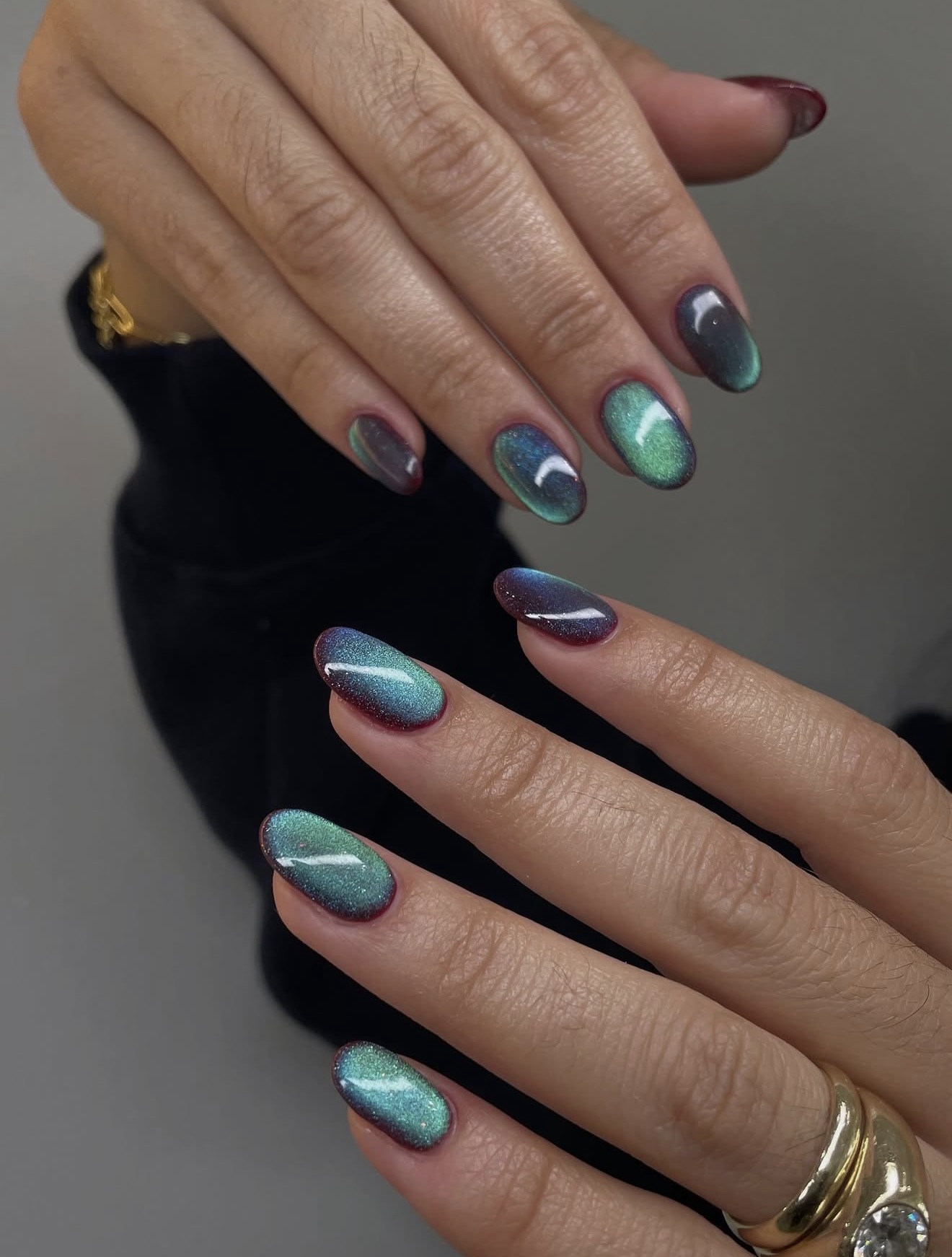 Emerald Green Cat Eye Aura Oval Nails