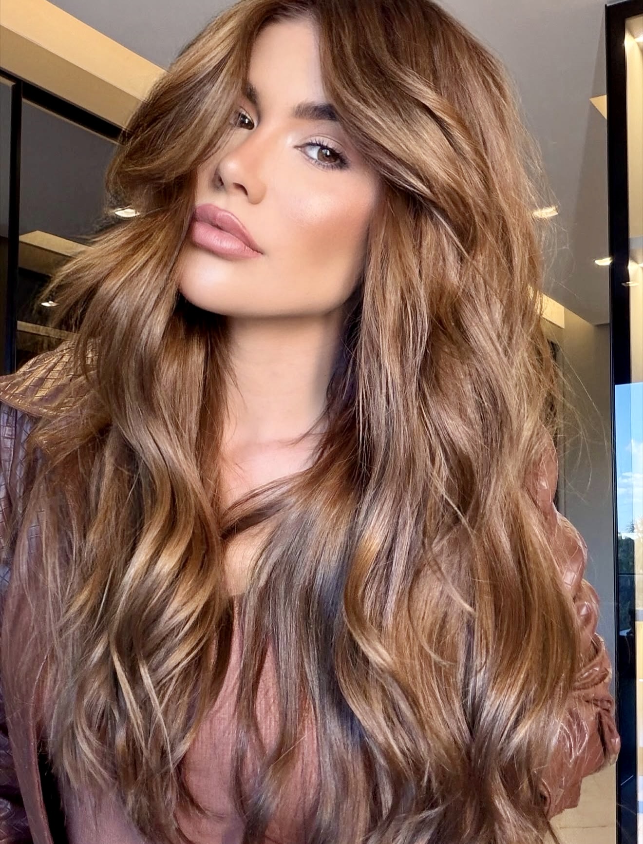 Golden Hour Honey Bronde With Loose Beachy Waves
