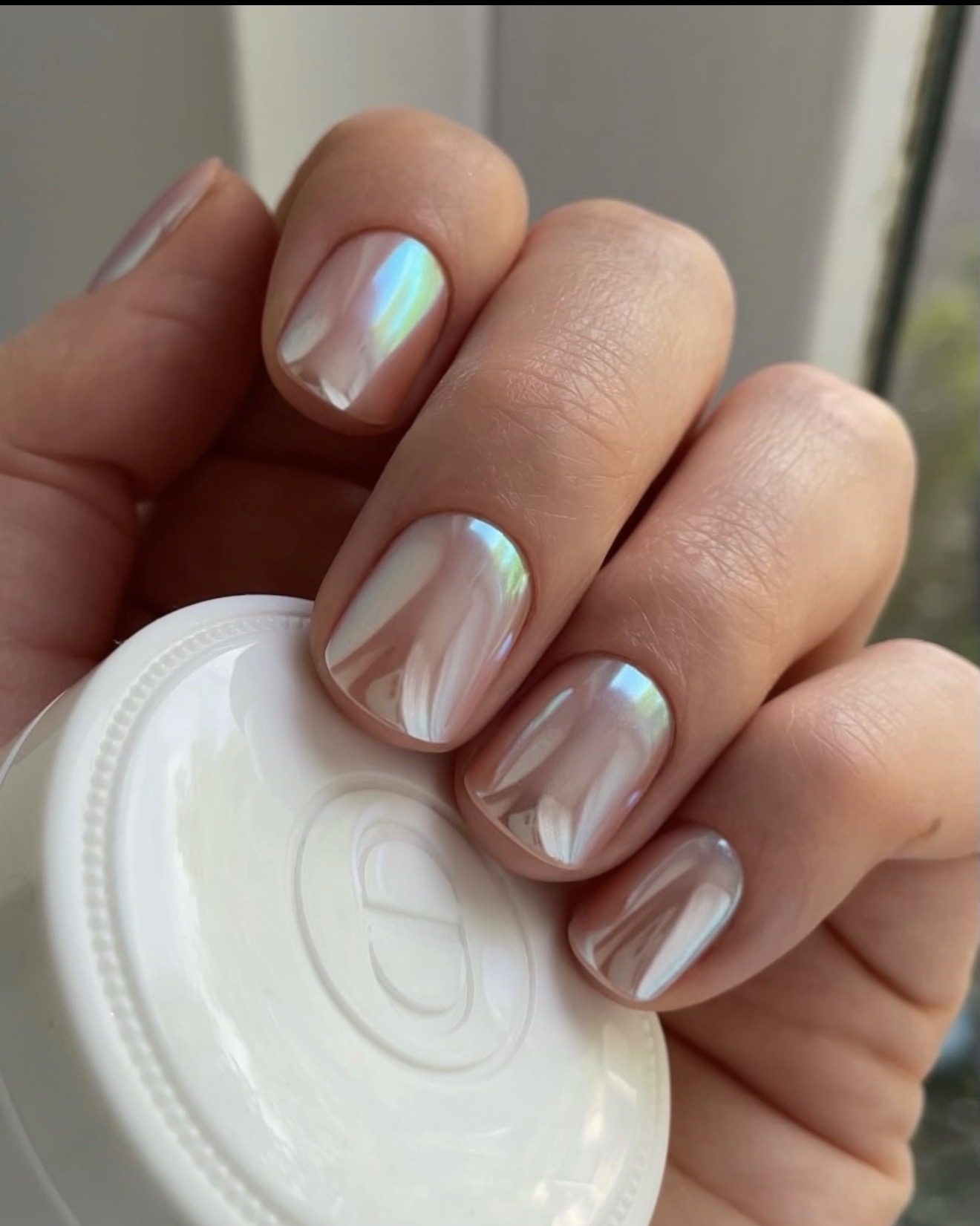 Iridescent Pearl Chrome Short Squoval Nails