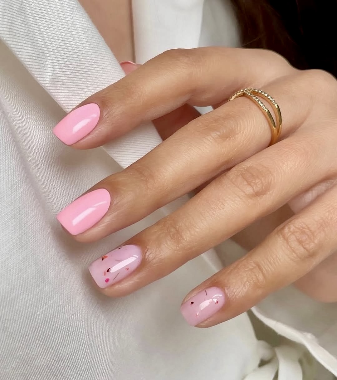 Peachy Pink Petal Accent Nails