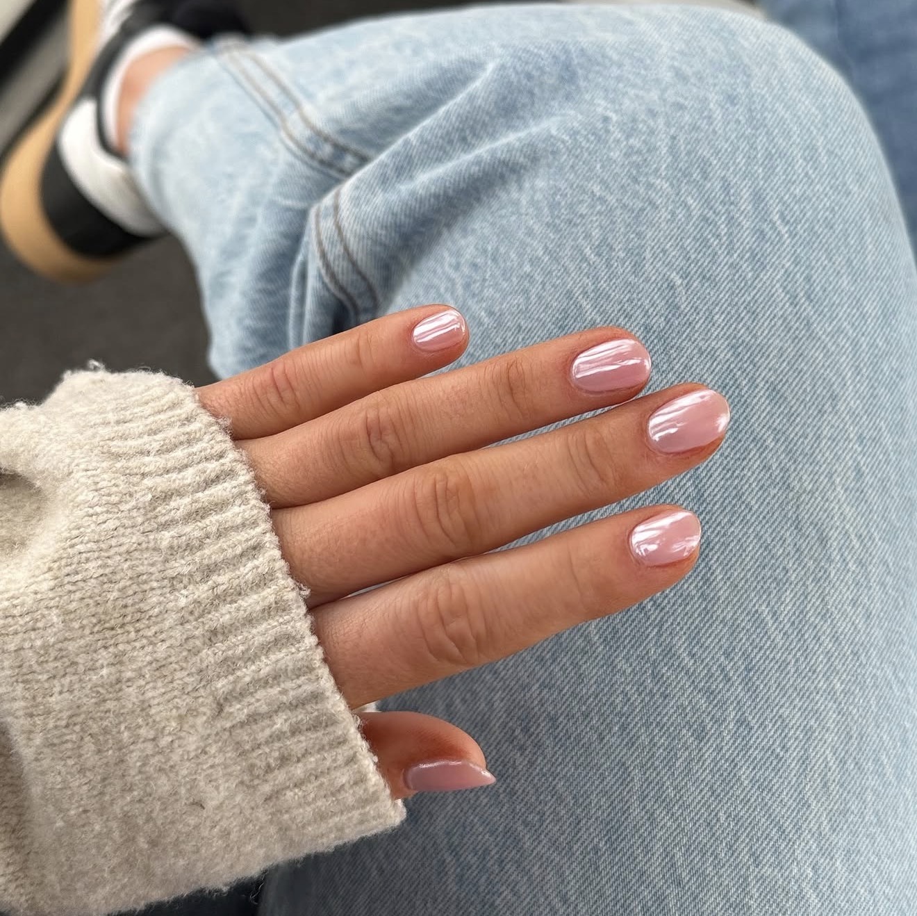 Soft Pink Pearl Chrome Oval Nails