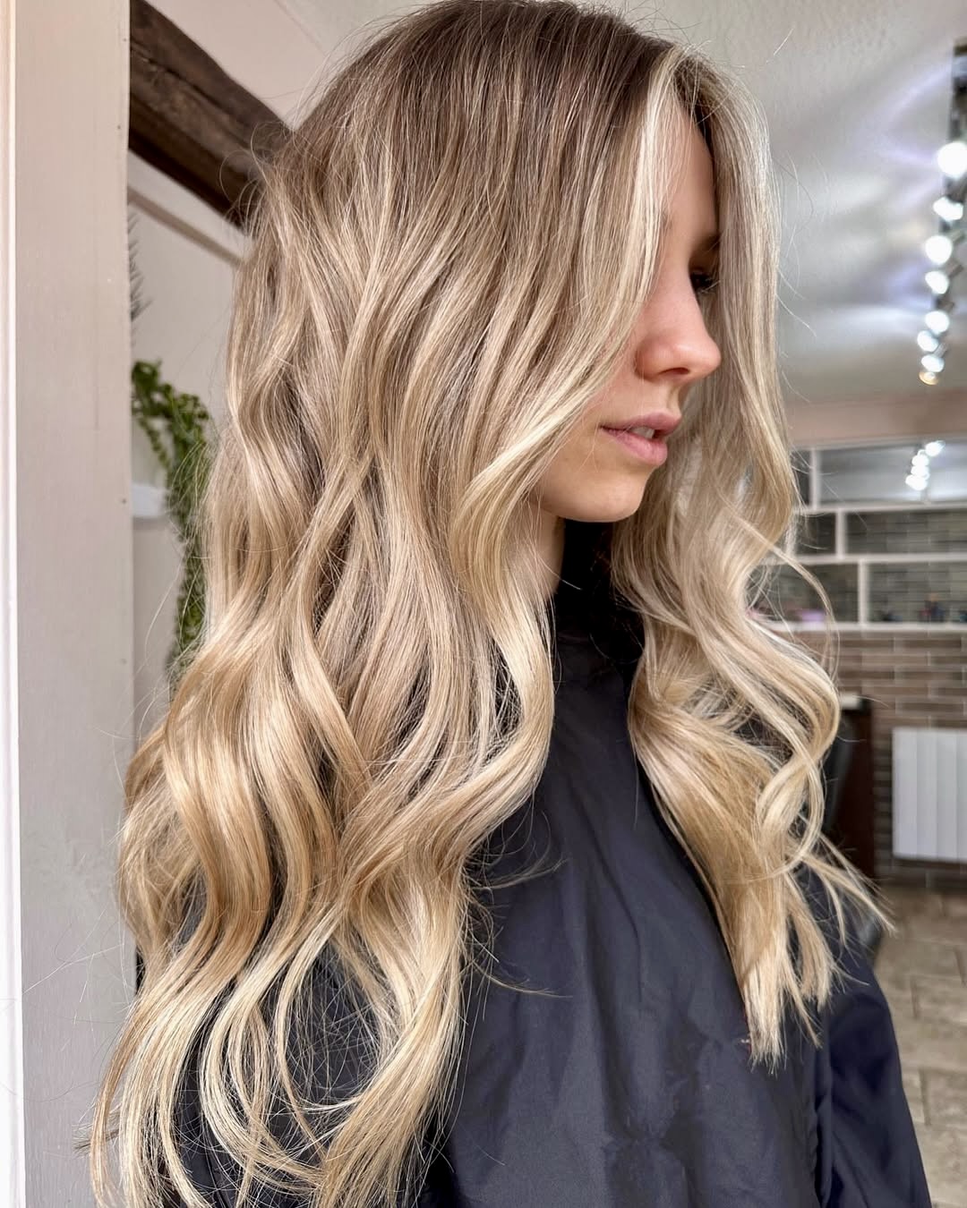 Sun-Kissed Honey Blonde Beach Waves