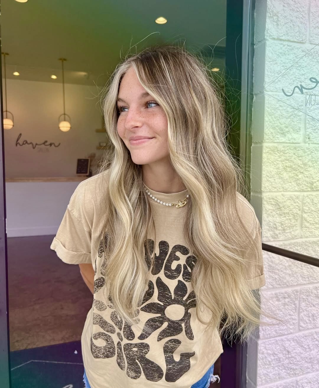 Sun-Kissed Honey Blonde Long Layered Waves