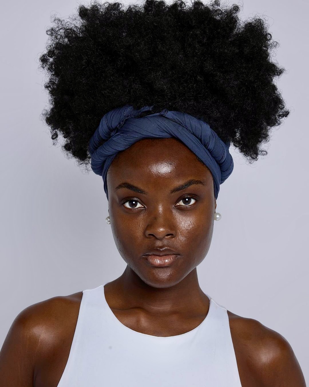 Volume Puff With Deep Blue Twisted Headband