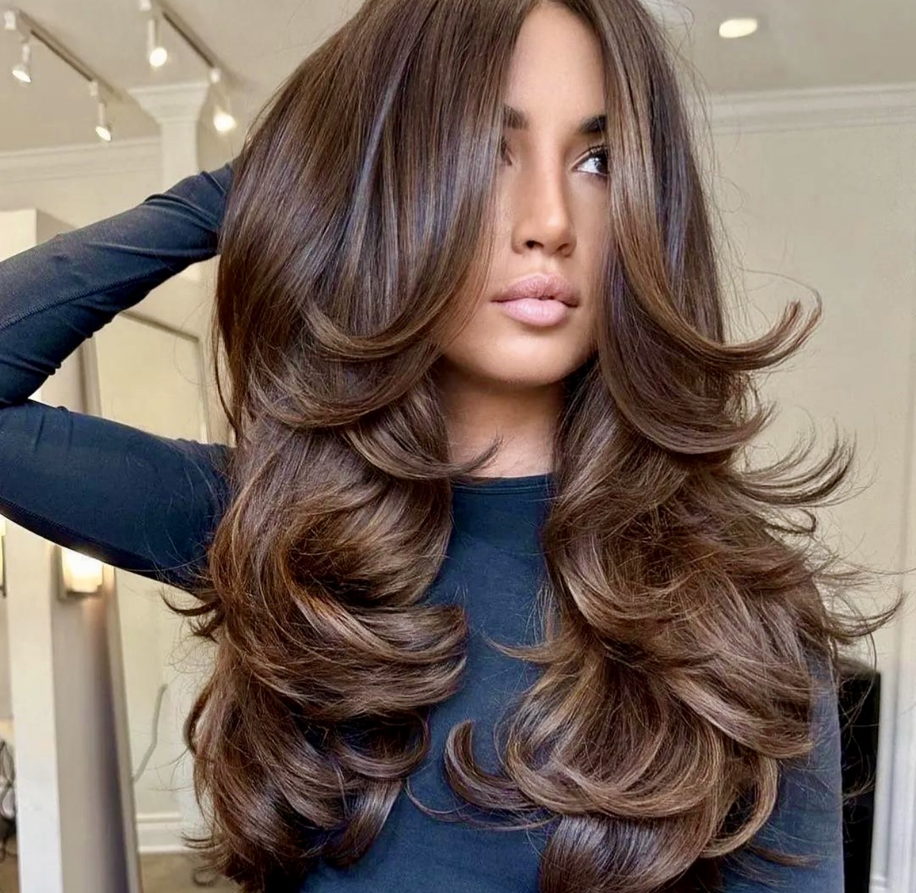 Voluminous Bronde Layers With Face-Framing