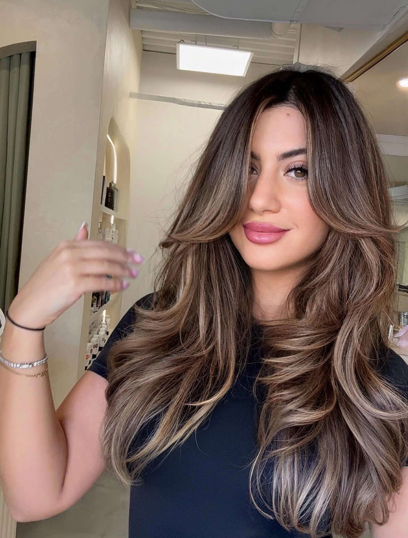 Bronde Hollywood Waves With Face-Framing Layers