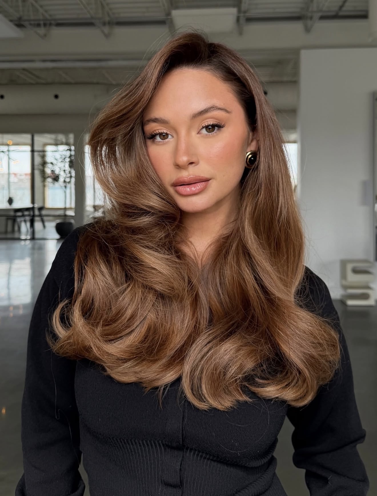 Caramel Balayage Brunette With Voluminous Waves