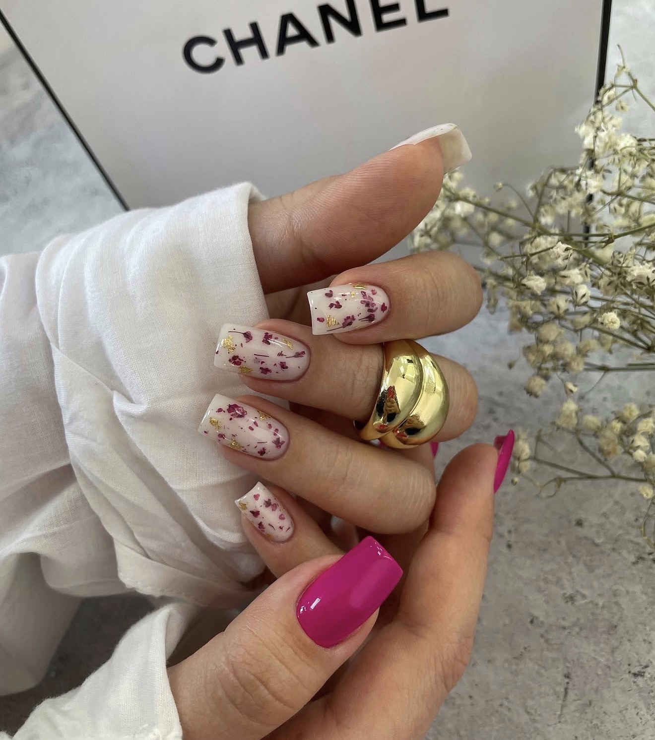Dried Flower Gold Flake Square French Tips