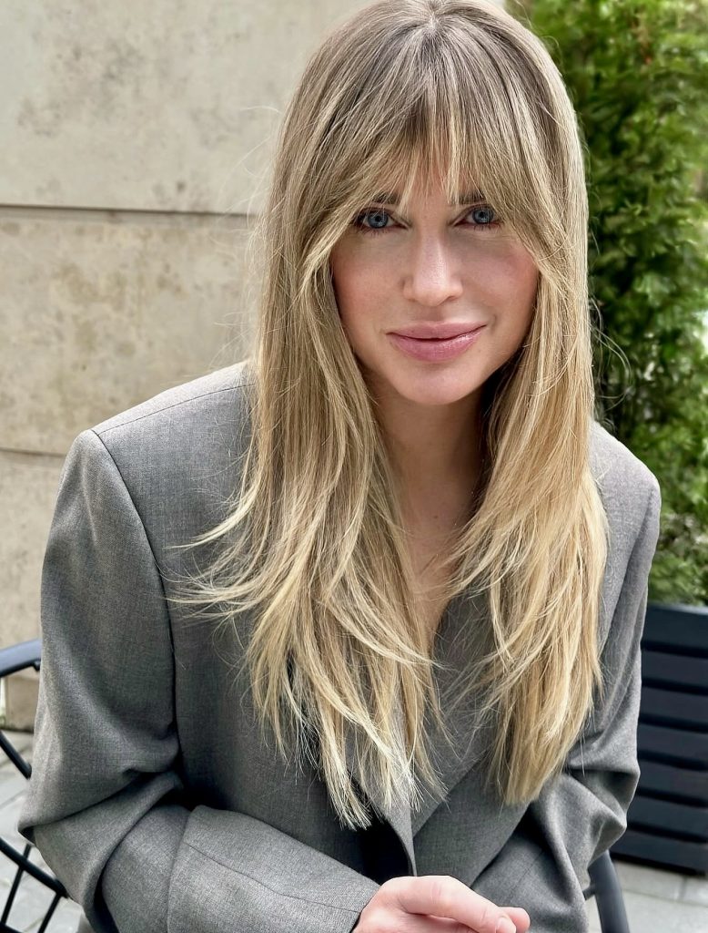 30 Trendy Women’s Hairstyles With Bangs You Need To See