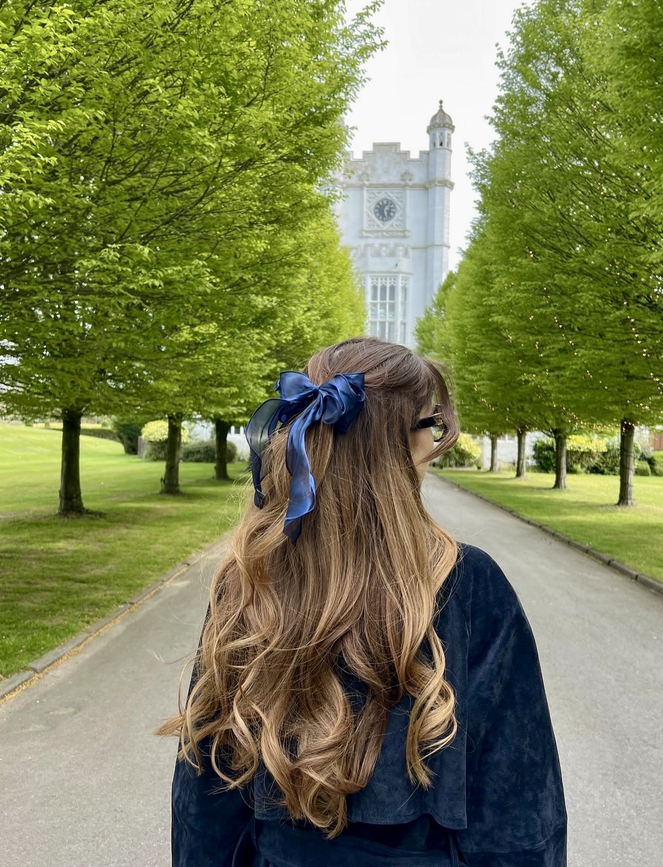 Effortless Waves With A Chic Bow