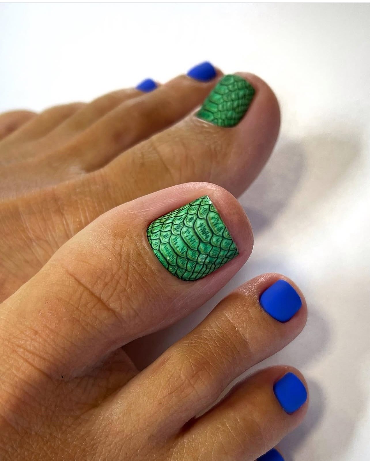 Emerald Green Snake Scale Matte Pedicure