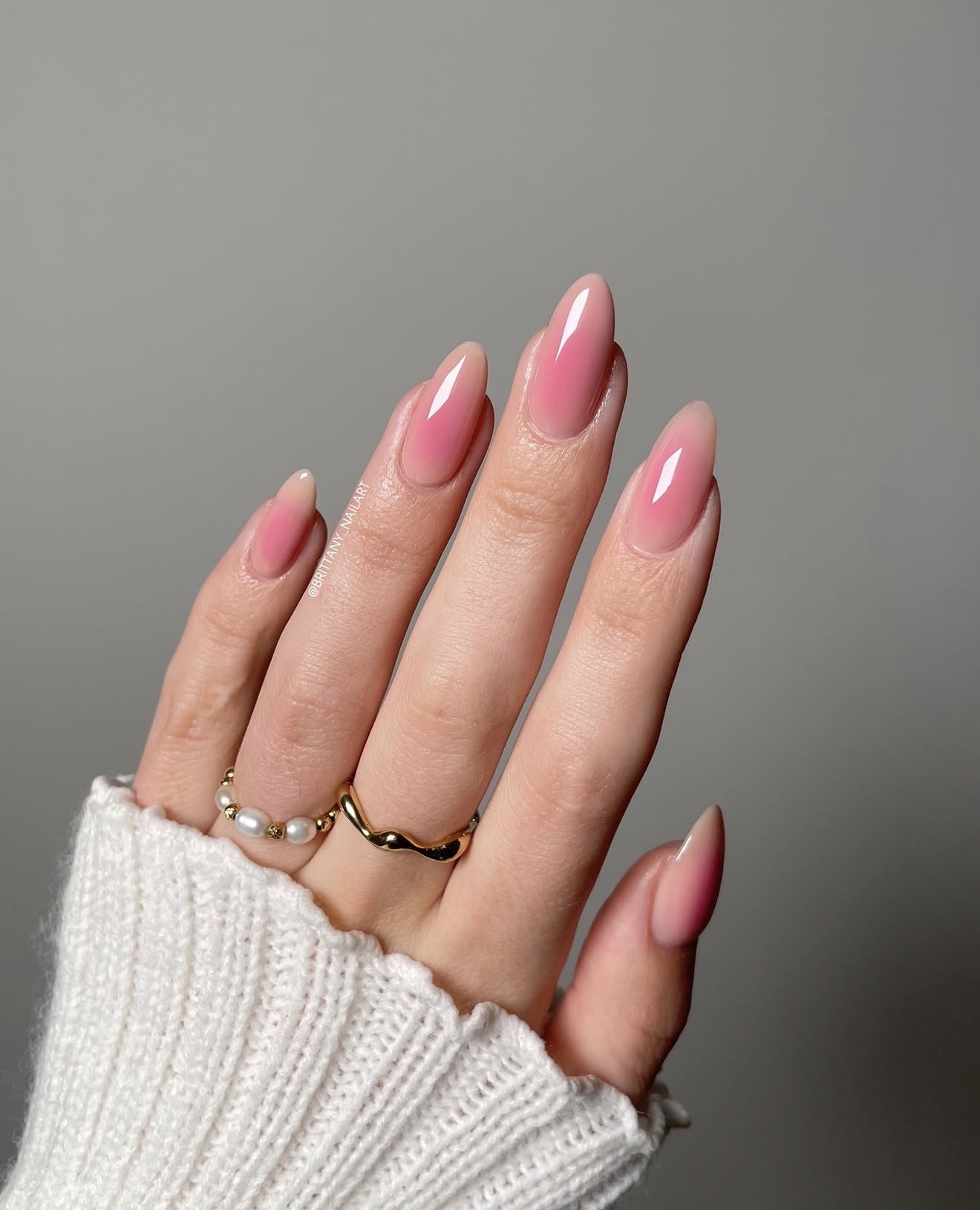Glossy Pink Ombre Almond Aura Nails