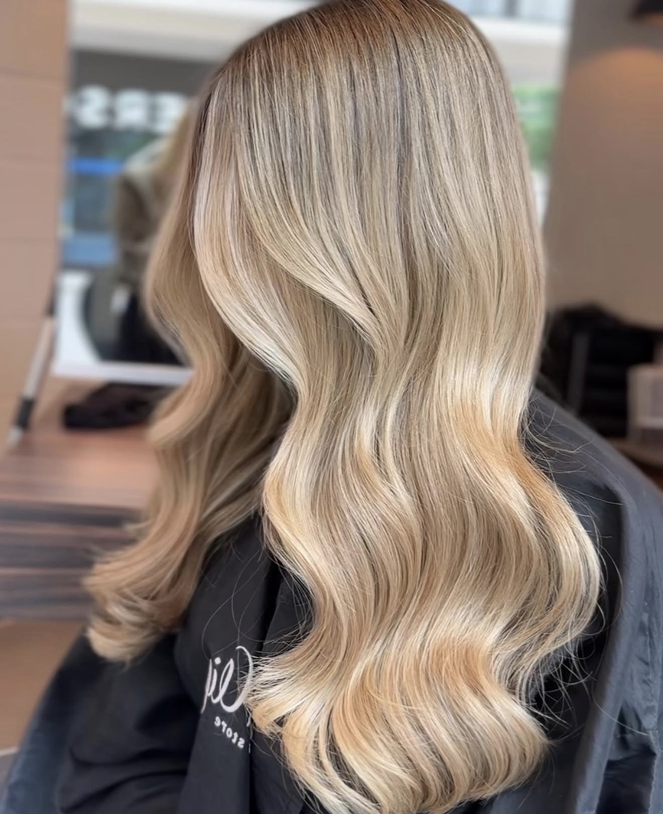 Golden Honey Blonde Beachy Waves