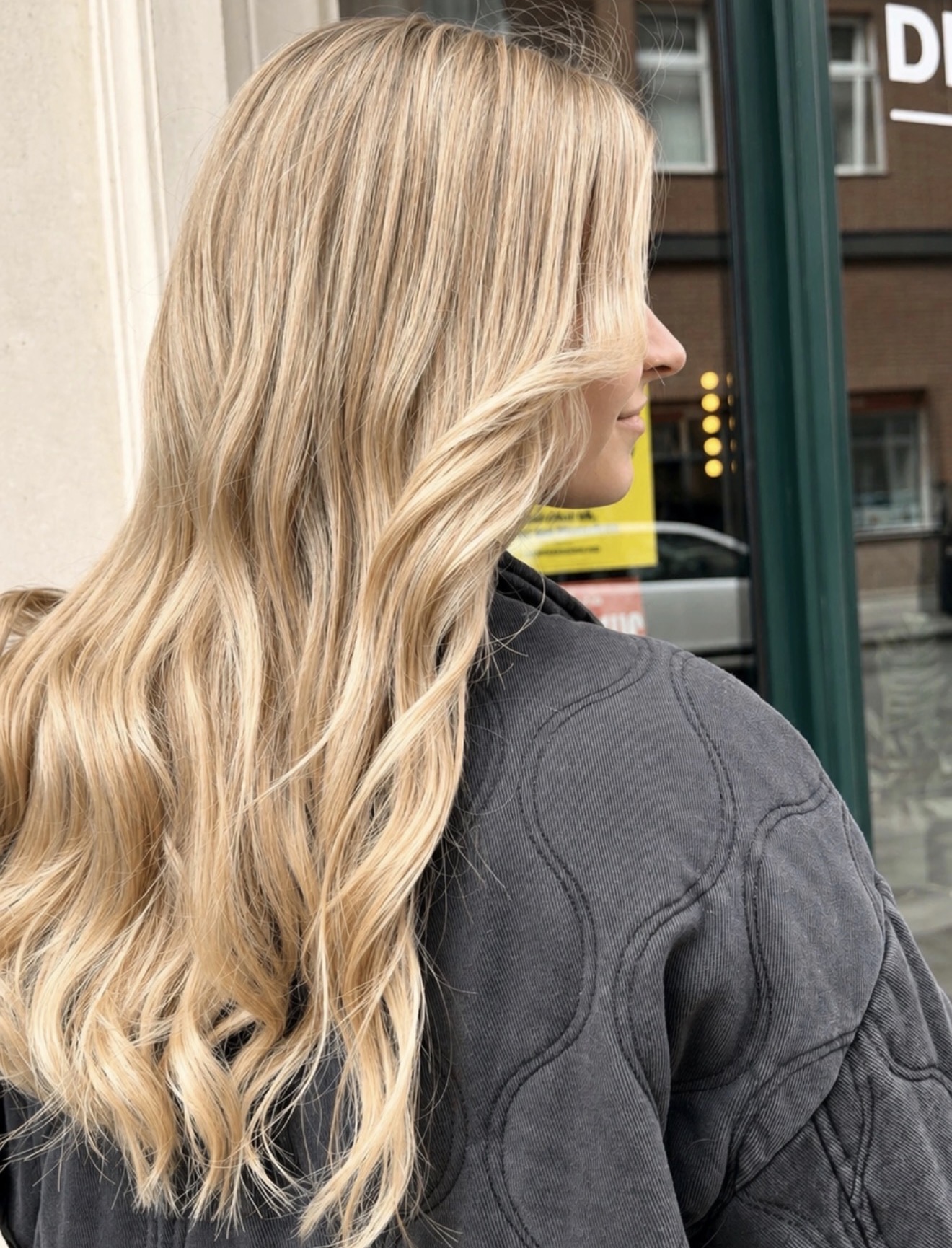 Golden Honey Blonde Waves With Face Framing Layers