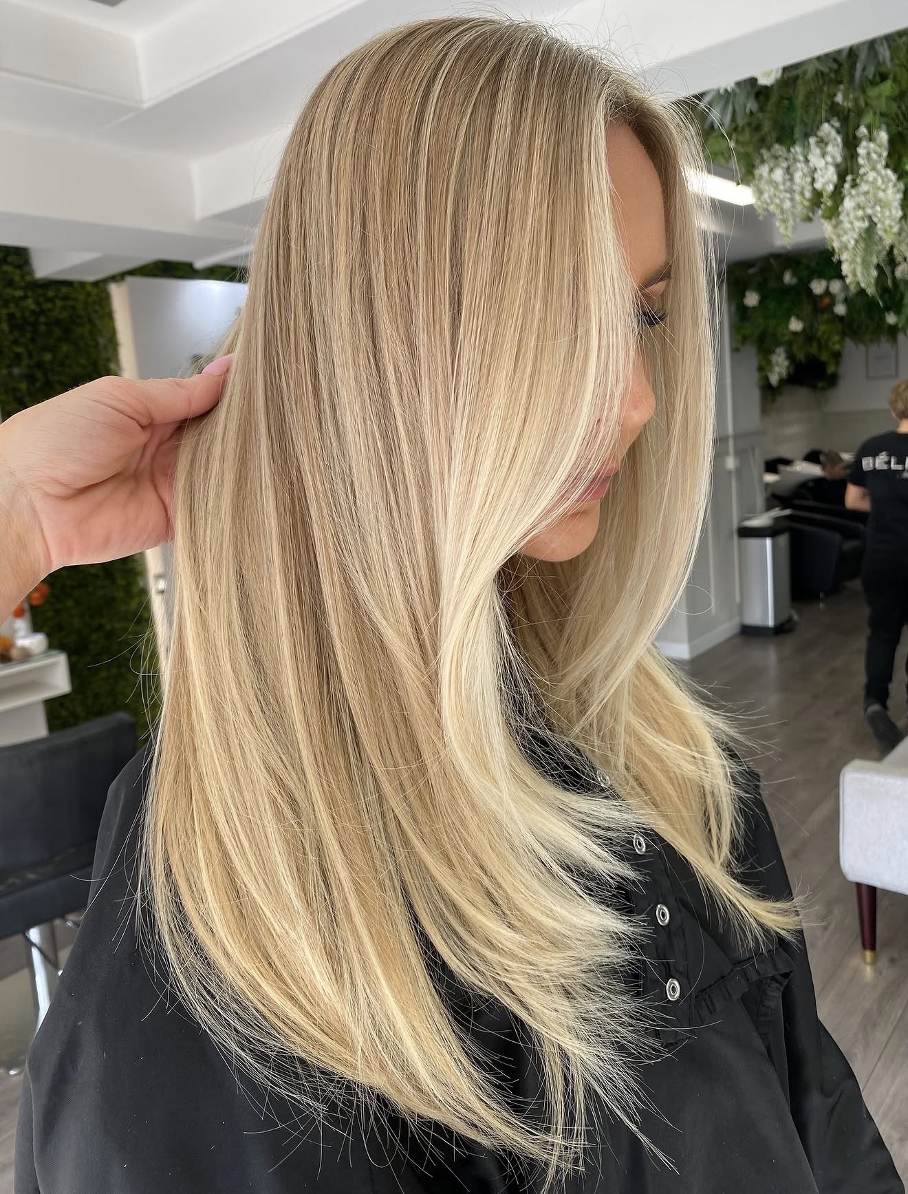 Honey Blonde Hair With Face-Framing Layers