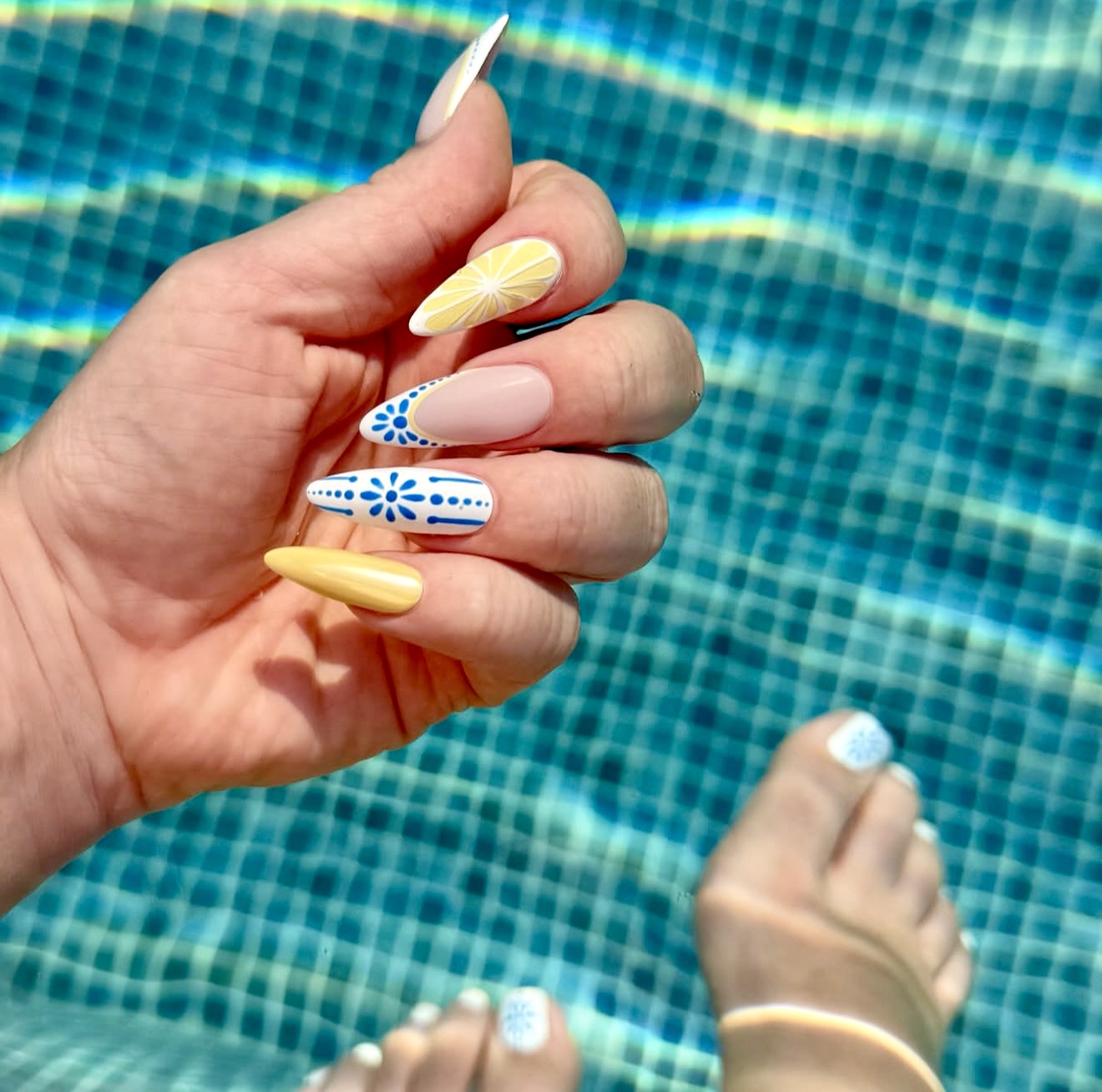 Lemon & Blue Tile Summer Almond Set