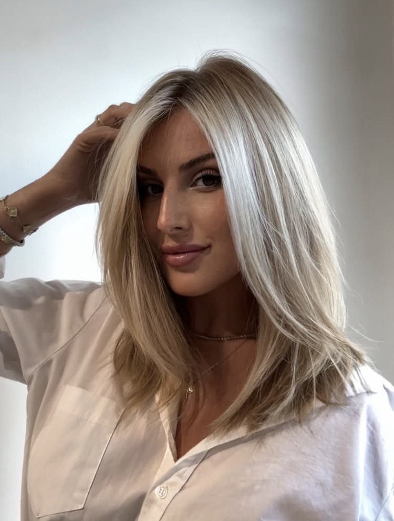 Lived-In Blonde Lob With Face Framing Layers