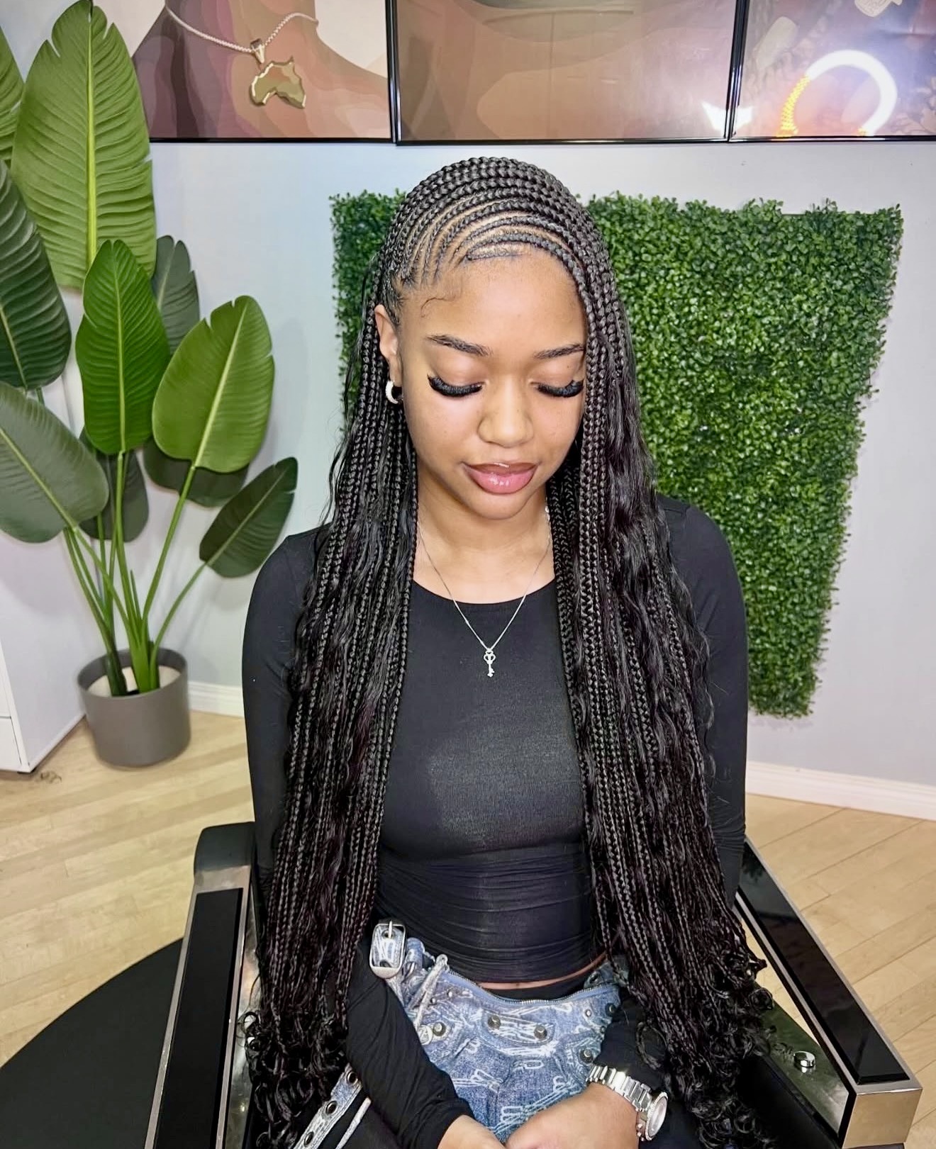 Long Wavy Box Braids With Defined Parting