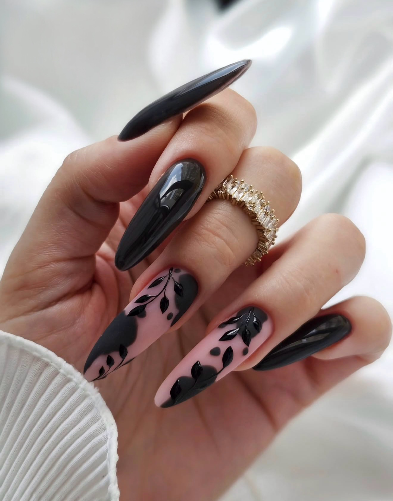 Matte Black Leaf Design With Glossy Accents