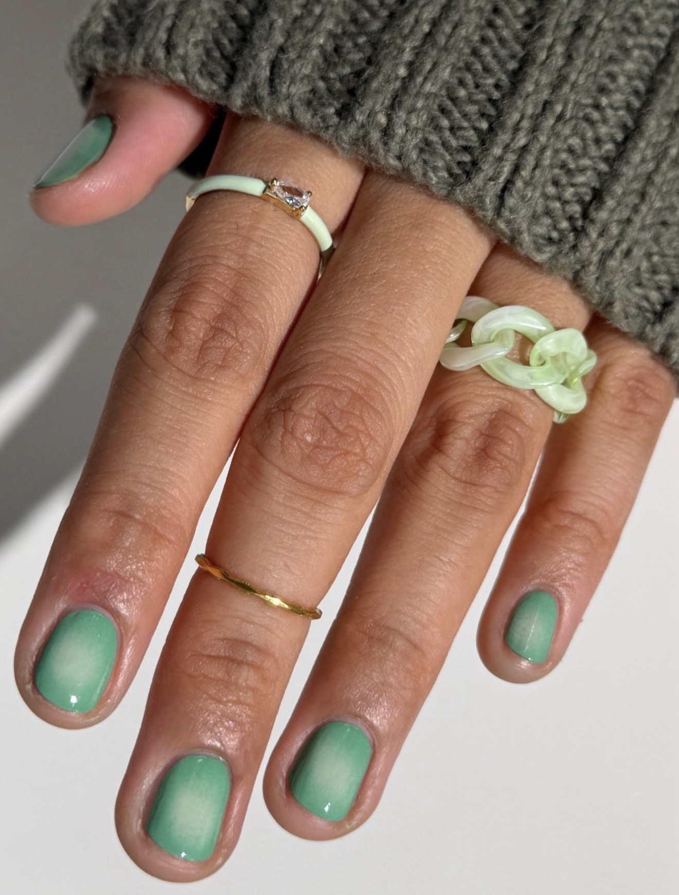 Mint Green Aura Gradient Short Oval Nails