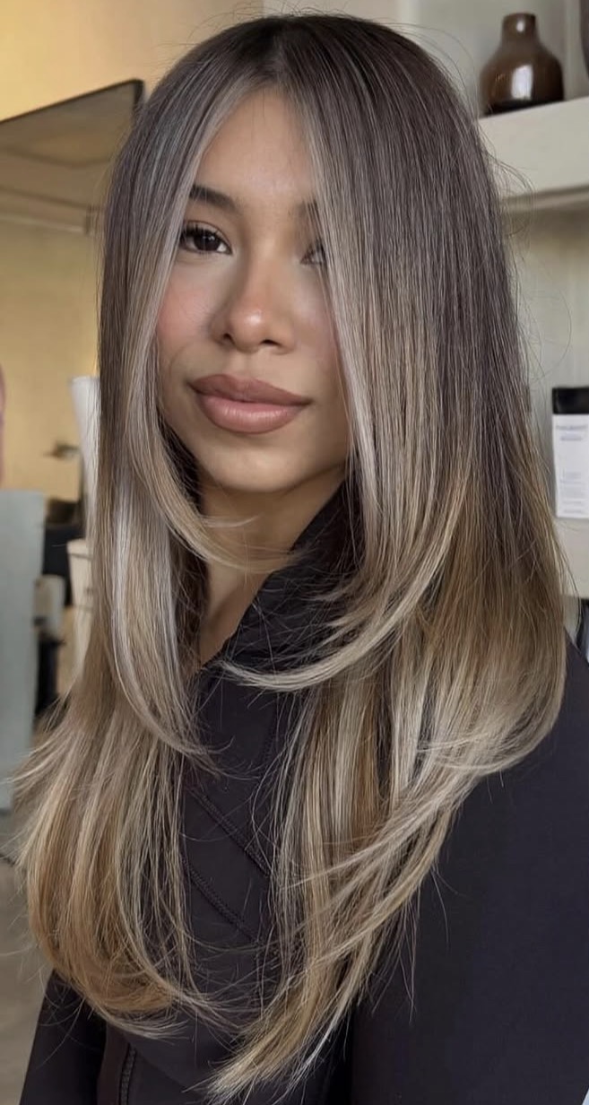 Mushroom Brown Hair With Face-Framing Blonde Highlights
