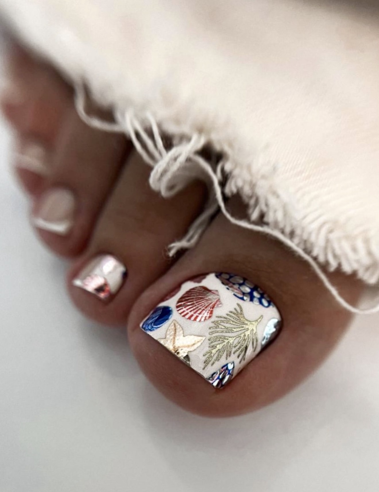Nautical Seashell & Starfish Pedicure Art