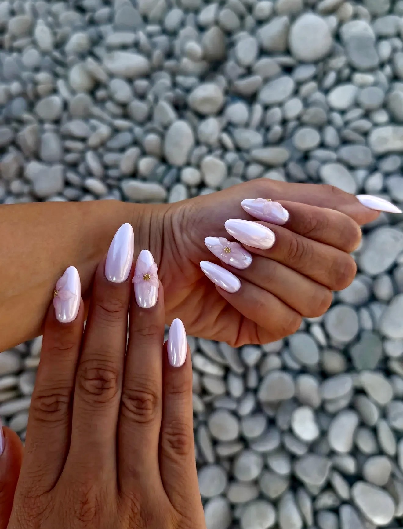 Pearlized Lilac Oval Nails With 3D Charms