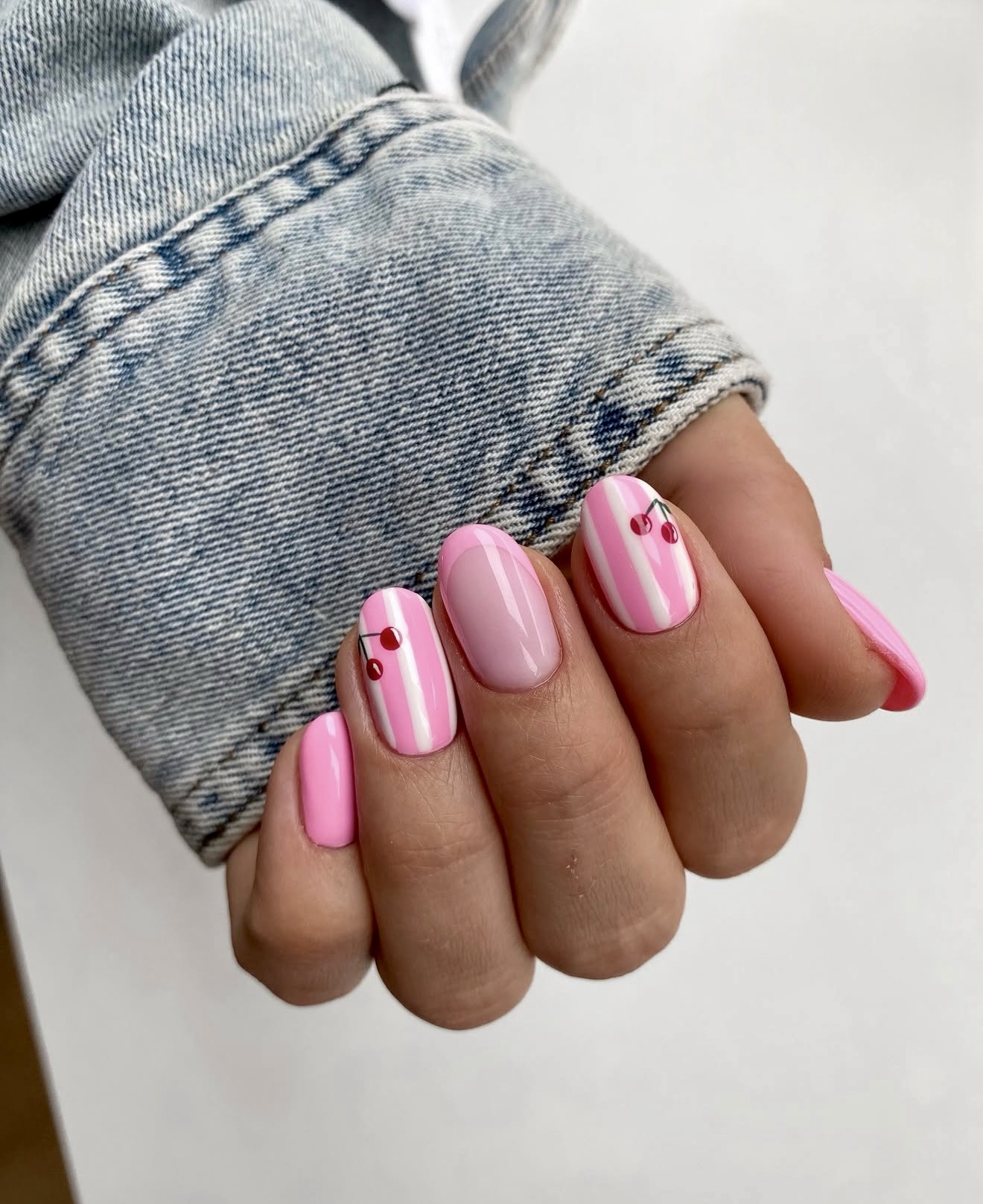 Pink & White Cherry Stripe Oval Nails