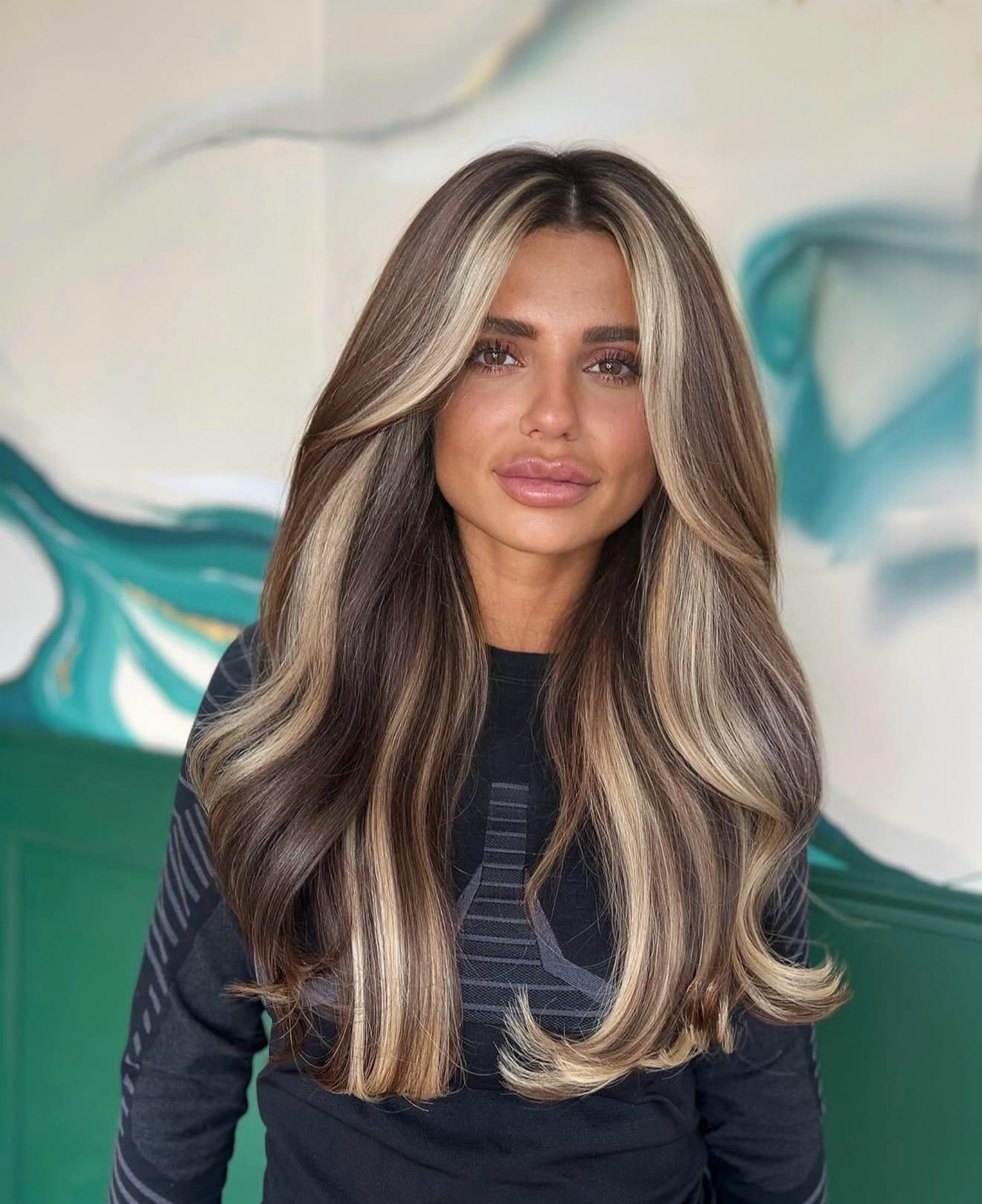 Rich Brunette With Bold Blonde Money Piece