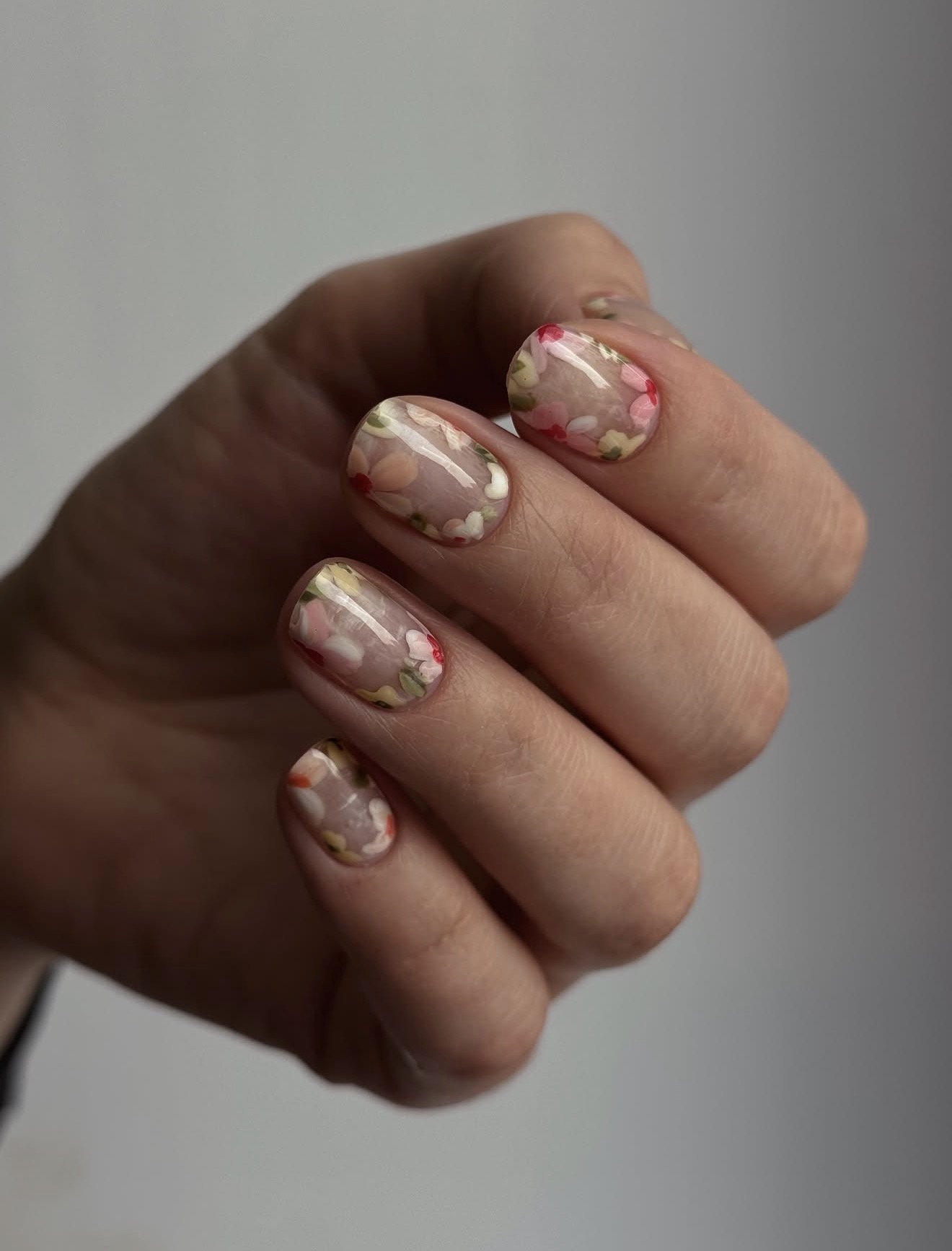 Sheer Floral Garden Short Oval Nails