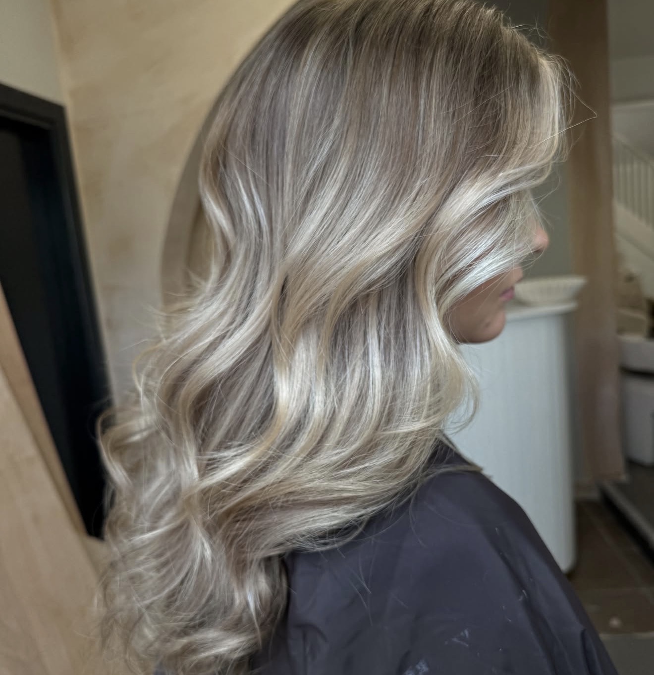 Sun-Kissed Blonde Balayage With Loose Waves