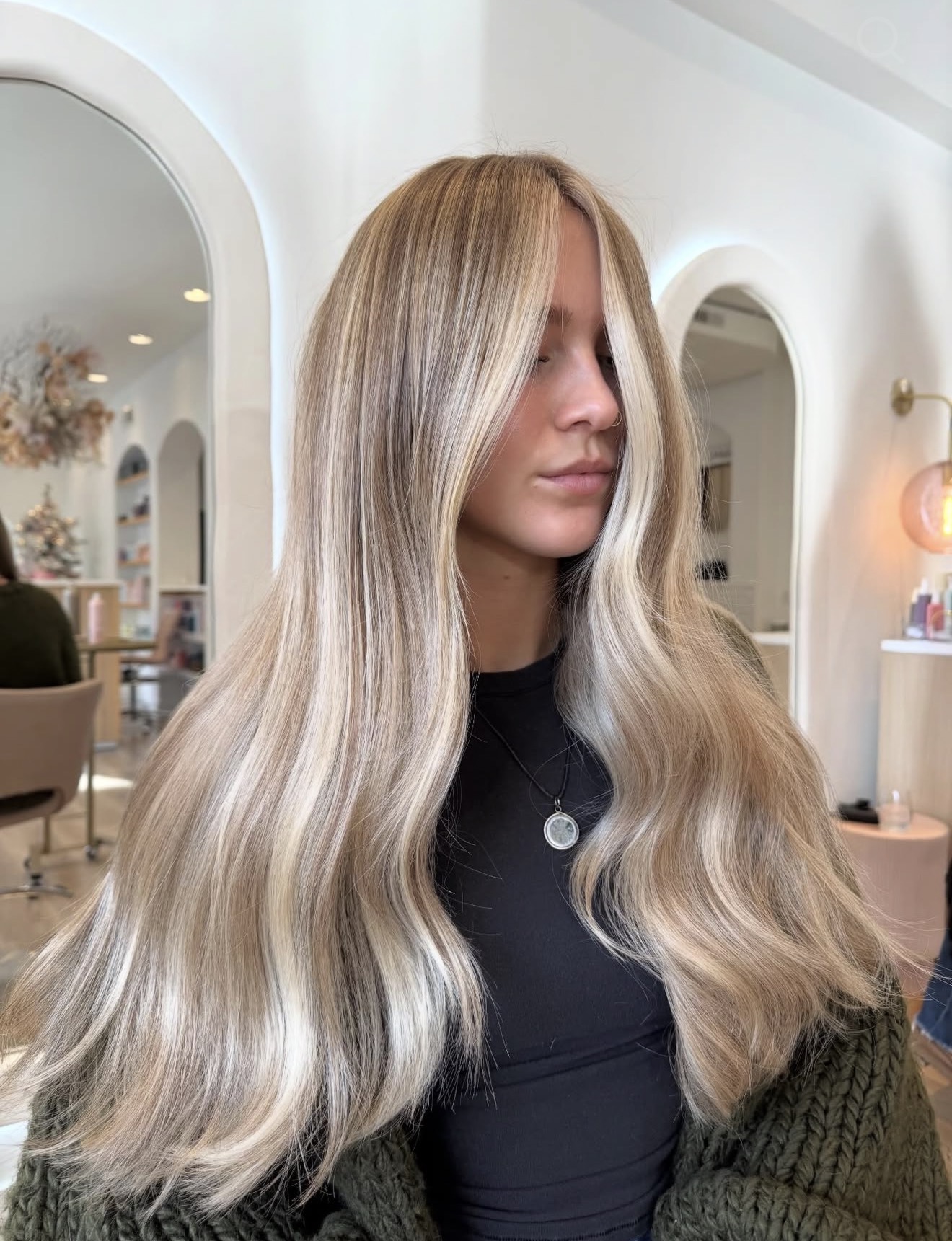 Sun-Kissed Blonde Waves With Face-Framing Layers