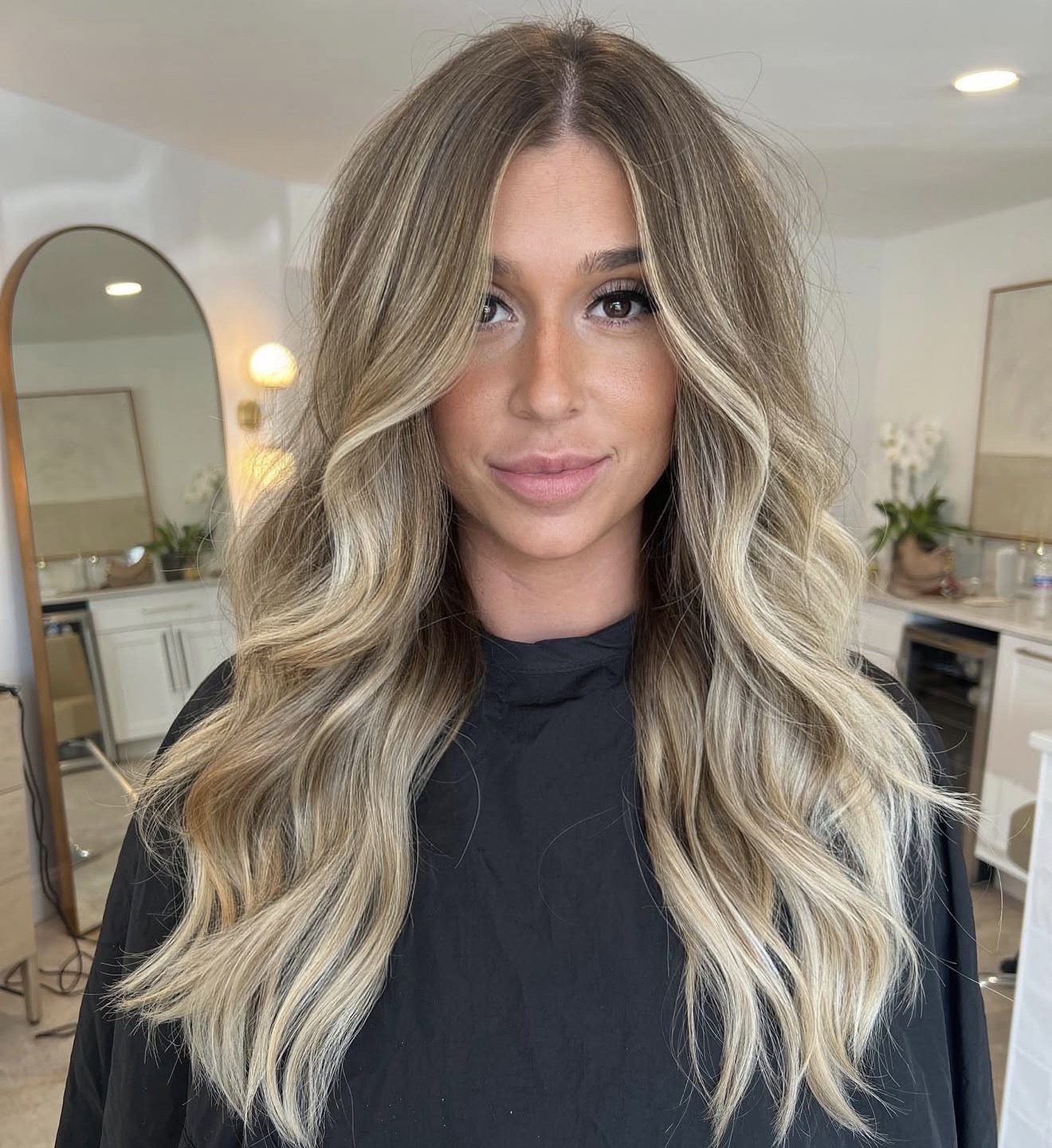 Sun-Kissed Honey Blonde Balayage With Beachy Waves