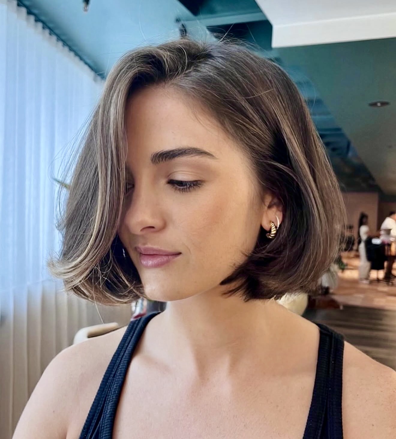 Tousled Bronde Bob With Face Framing Layers