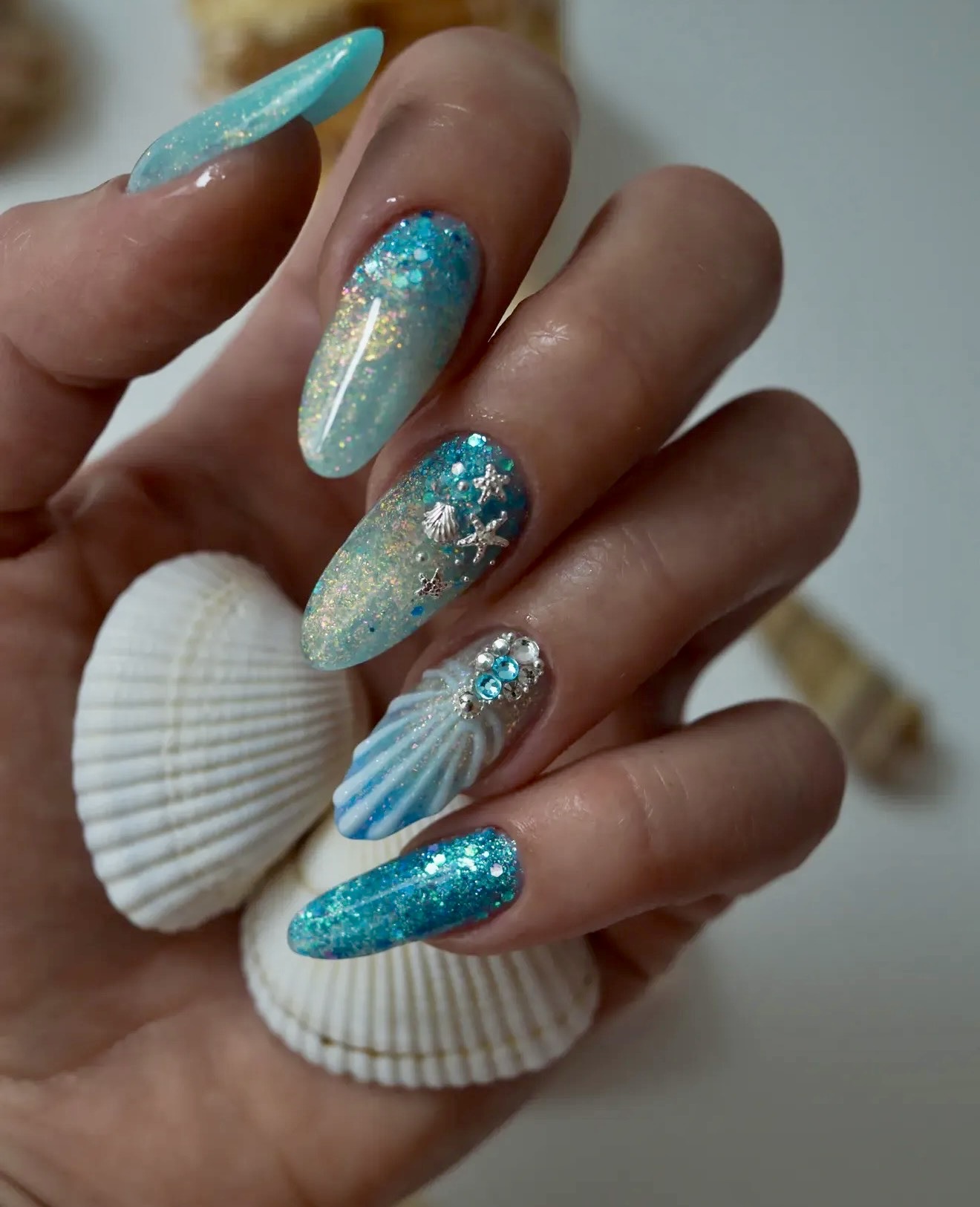 Turquoise Ombre Glitter Seashell Nail Art