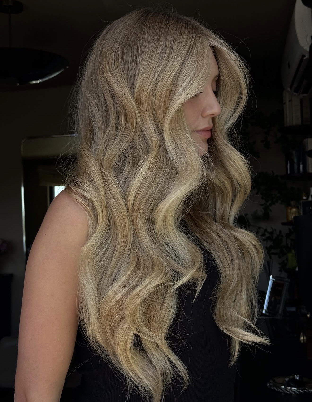 Warm Honey Blonde Waves With Face-Framing Layers